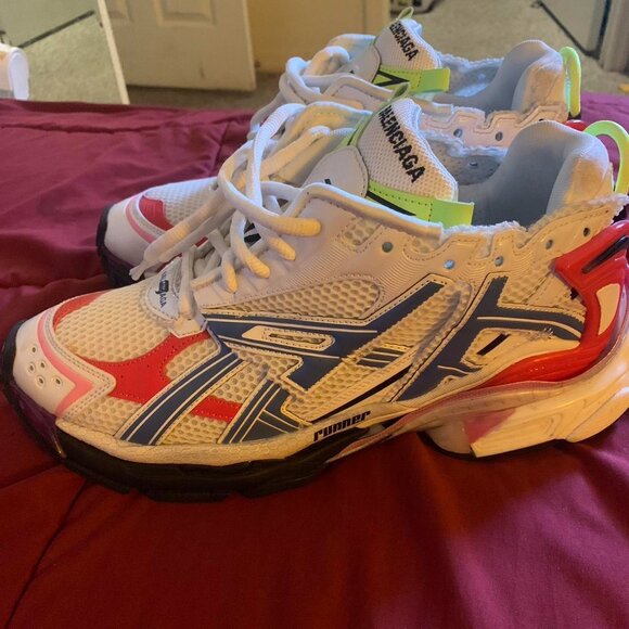 Balenciaga Runner - Picture 3 of 5